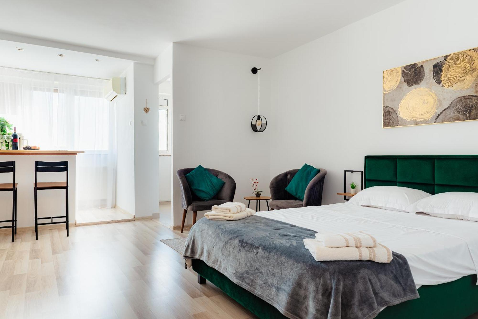 Premium Studio Next To National Arena & Park Бухарест Экстерьер фото